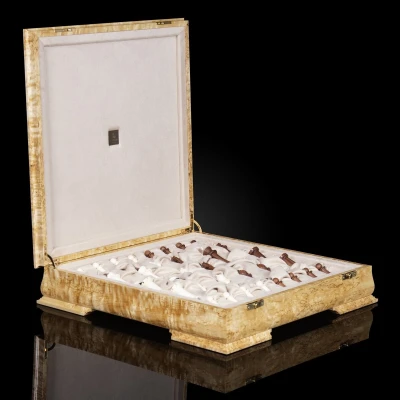 Шахматы "Стаунтон Элегант" из бивня мамонта