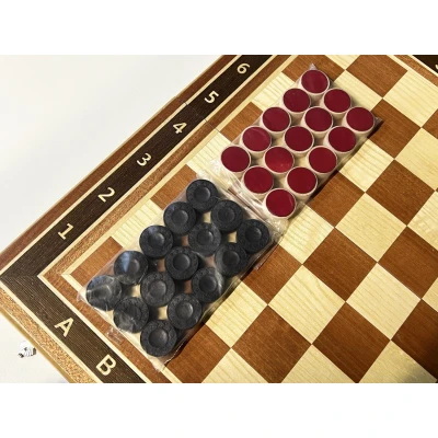 Шахматная доска с нардами и шашками из красного дерева