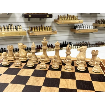 Шахматы подарочные из эвкалипта в ларце с Суприм лакированные