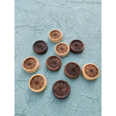 Фишки для нард и шашек резных ручной работы Бесконечность, 26 мм., с бархатной подложкой