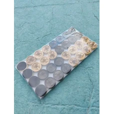 Фишки для нард и шашек резных ручной работы Паук, 26 мм., с бархатной подложкой