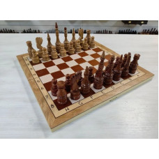 Шахматы ручной работы из дуба на доске 47 на 47 см