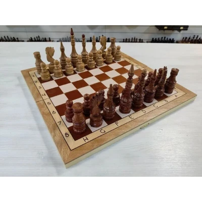 Шахматы ручной работы из дуба на доске 47 на 47 см
