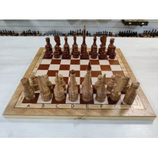 Шахматы ручной работы из дуба на доске 47 на 47 см