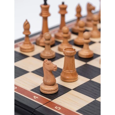 Шахматы подарочные из мореного дуба с фигурами из бука Люкс