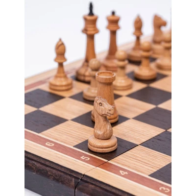 Шахматы подарочные из дуба с фигурами Стаунтон бук Люкс