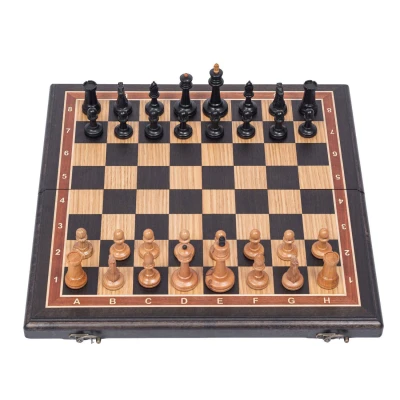 Шахматы подарочные из дерева Венге с фигурами из бука Люкс