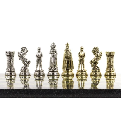 Подарочные шахматы с металлическими фигурами "Средневековые рыцари" доска 44х44 см из камня змеевик