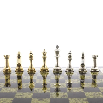 Шахматы подарочные из камня "Стаунтон" доска 40х40 см змеевик фигуры из металла