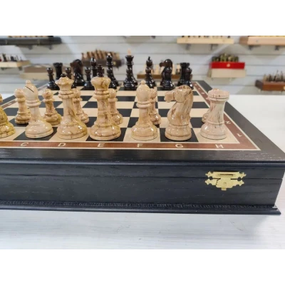 Шахматы карельская береза Стаунтон моренный дуб в ларце