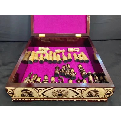 Шахматы ручной работы в ларце Баталия