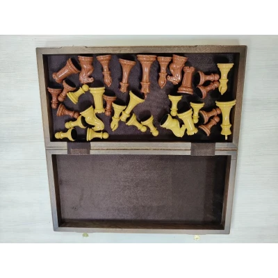 Шахматы профессиональные на доске из ореха 50 на 50 см с утяжеленными фигурами из композита