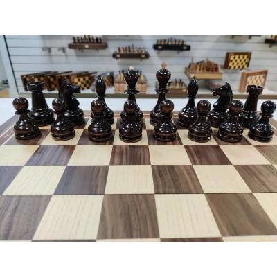 Шахматы эксклюзивные карельская береза и американский орех 50 на 50 см