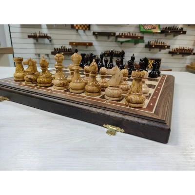 Шахматы эксклюзивные карельская береза и американский орех 50 на 50 см