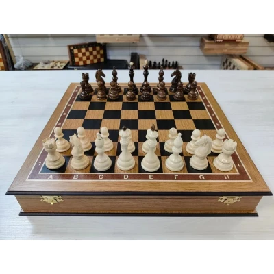 Шахматы деревянные в подарочном ларце из дуба с утяжеленными фигурыми из граба 45 на 45 см ручная работа