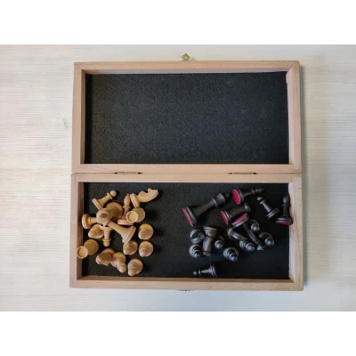 Шахматы подарочные Клен Презент 40х40 см