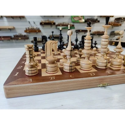 Шахматы подарочные Клен Презент 40х40 см