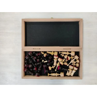 Шахматы подарочные Клен Презент 40х40 см