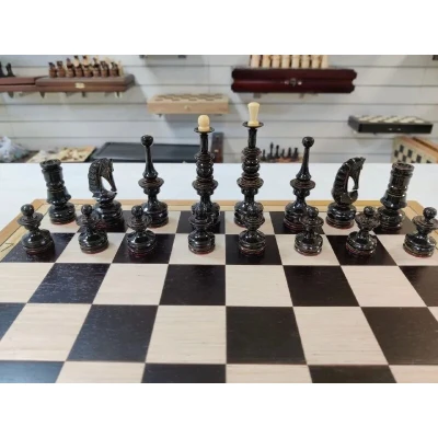 Шахматы деревянные подарочные с фигурами из дуба, 47 на 47 см складные