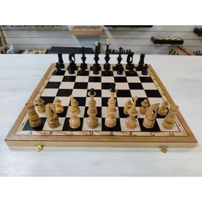 Шахматы деревянные подарочные с фигурами из дуба, 47 на 47 см складные