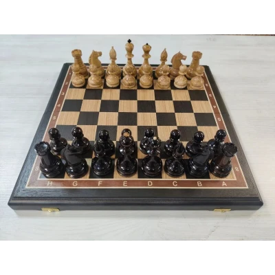 Шахматы подарочные из карельской березы на доске из черного дерева 45 на 45 см