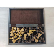 Шахматы подарочные из карельской березы на доске из черного дерева 45 на 45 см