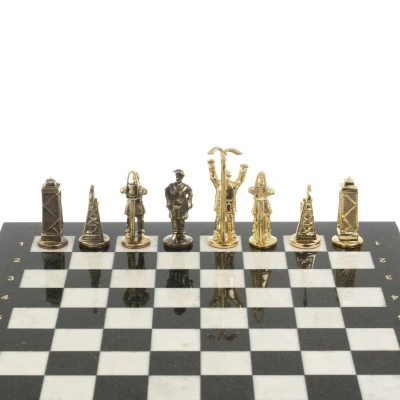 Шахматы из камня с металлическими фигурами "Нефтяники" доска 44х44 см мрамор и змеевик