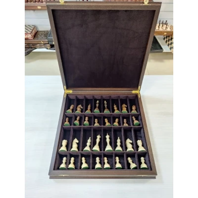 Шахматы подарочные в ларце из ореха и граба Бастион 45х45 см
