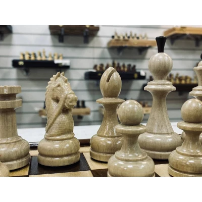 Шахматы нескладные ручной работы с резным конем, Hachatyr