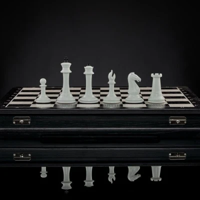 Шахматы Стаунтон Фаворит черно-белый