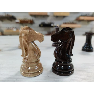 Шахматные фигуры Стаунтон из карельской березы