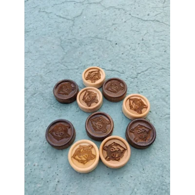 Фишки для нард и шашек резных ручной работы Волк, 26 мм., с бархатной подложкой