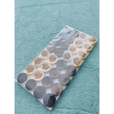 Фишки для нард и шашек резных ручной работы Волк, 26 мм., с бархатной подложкой