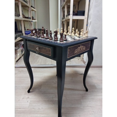 Шахматный стол из мореного дуба