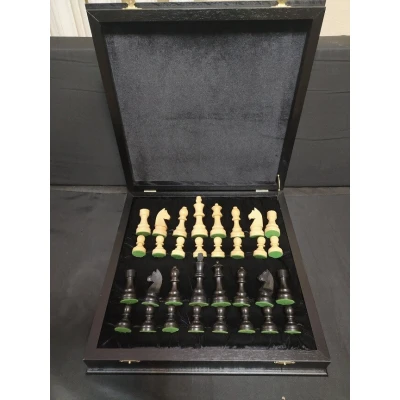 Шахматы в ларце Дебют моренный дуб средние