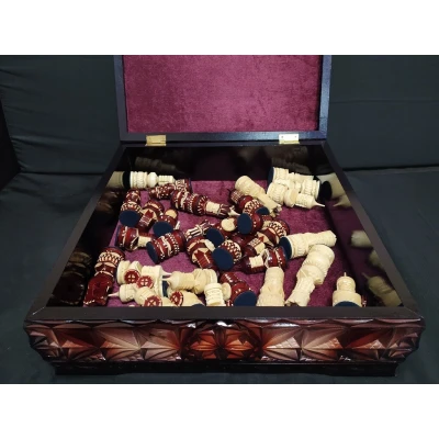 Шахматы в ларце ручной работы Крепость