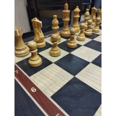 Шахматный стол из мореного дуба (без фигур)