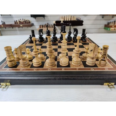 Шахматы деревянные Клен презент черное дерево