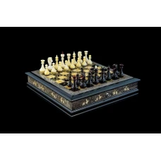 Шахматы янтарные в ларце из тонированной карельской березы