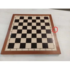 Шахматная доска 47 см бракованная
