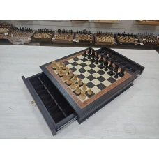 Шахматы подарочные из мореного дуба в ларце с фигурами карельская береза Люкс