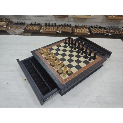 Шахматы подарочные из мореного дуба в ларце с фигурами карельская береза Люкс