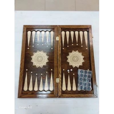 Нарды подарочные Тигр из дерева 60 на 60 см с чехлом