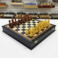 Шахматы янтарные в ларце из дерева мореного дуба Шахматы янтарные в ларце из дерева мореного дуба