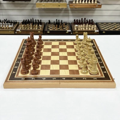 Шахматы подарочные турнирные с фигурами из композита и доской из красного дерева