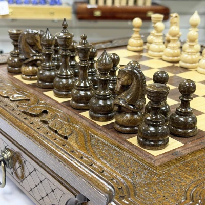 Шахматы в ларце с выдвижными ящиками из массива бука Султан