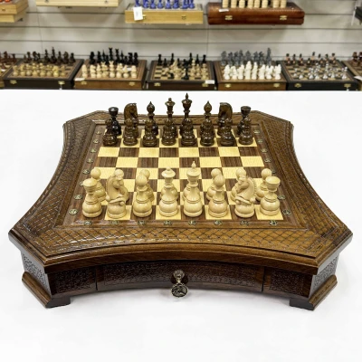 Шахматы в ларце с выдвижным ящиком из массива бука Восточные