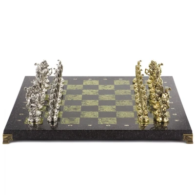 Шахматы подарочные с металлическими фигурами "Рыцари крестоносцы" 44х44 см змеевик