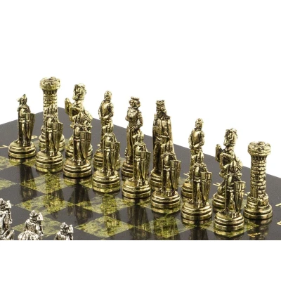 Шахматы "Рыцари" доска 28х28 см камень змеевик фигуры металлические