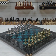 Шахматы каменные изумрудный змеевик Римские воины 28см